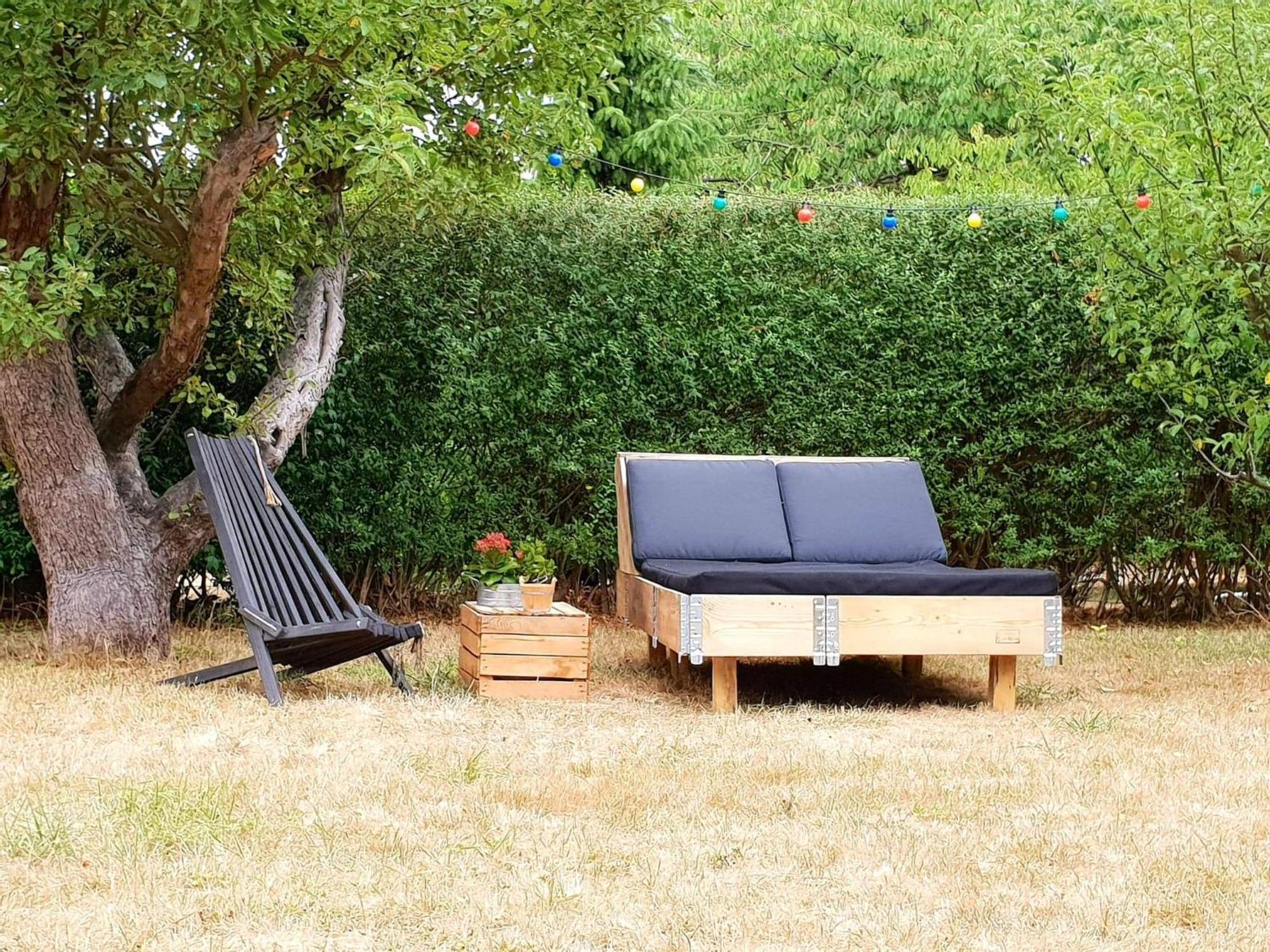Affittacamere 'blue House' In Vintage Villa&garden *